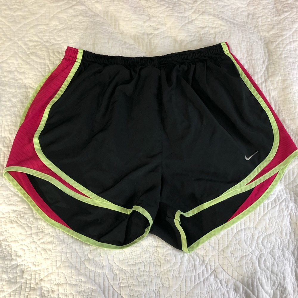 S Nike tempo running shorts